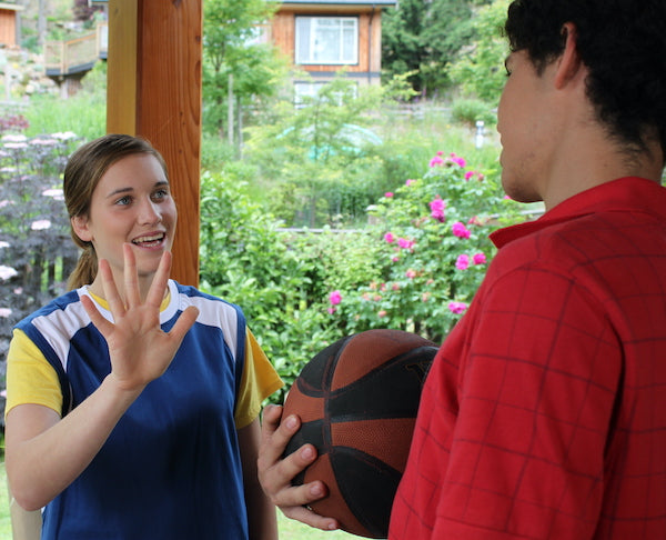 Step 2 - ¡Hola, mis amigos! kit